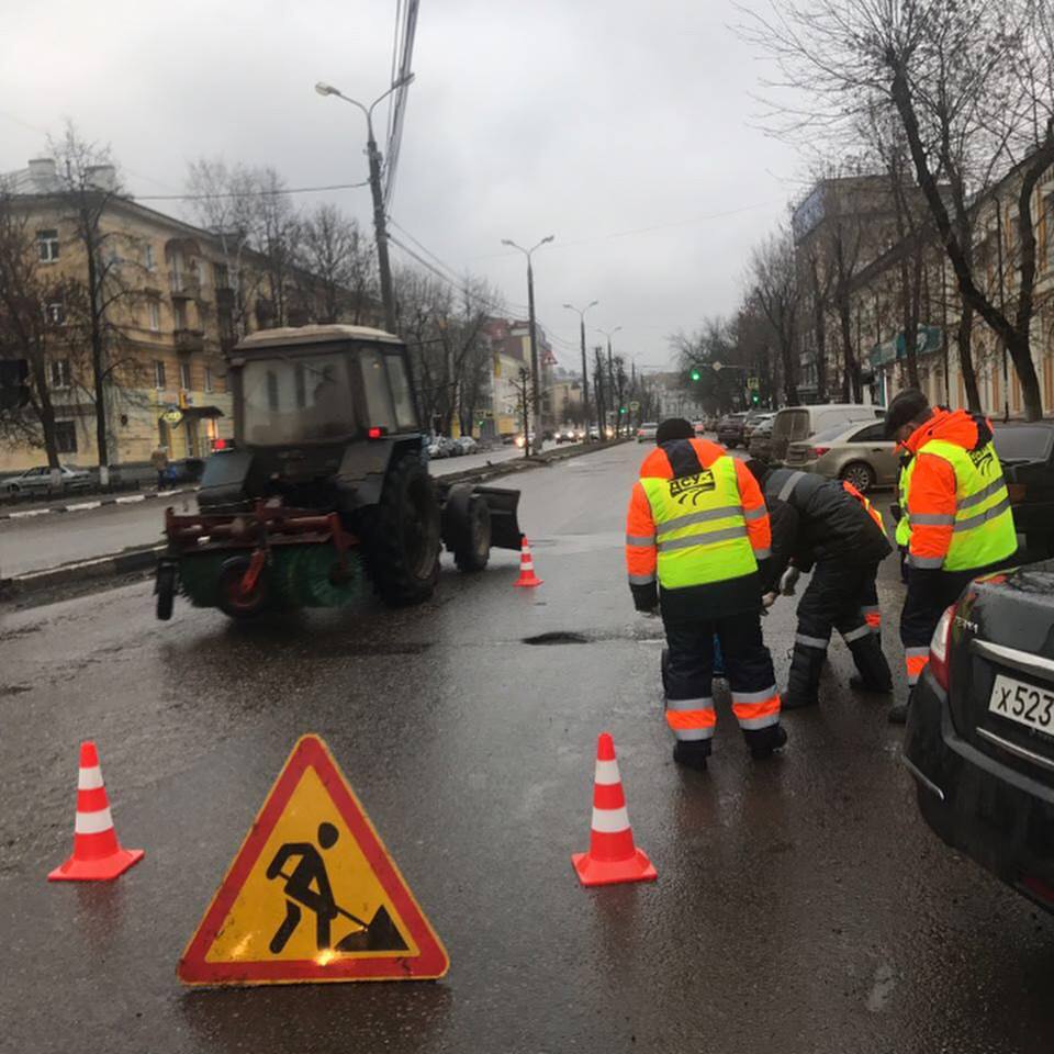 В Ярославле в новогодние каникулы идет ремонт дорог