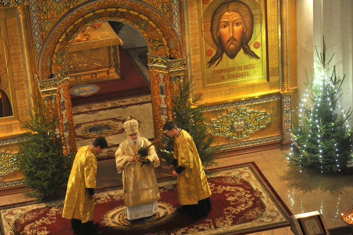 В ярославских храмах прошли рождественские богослужения: фото