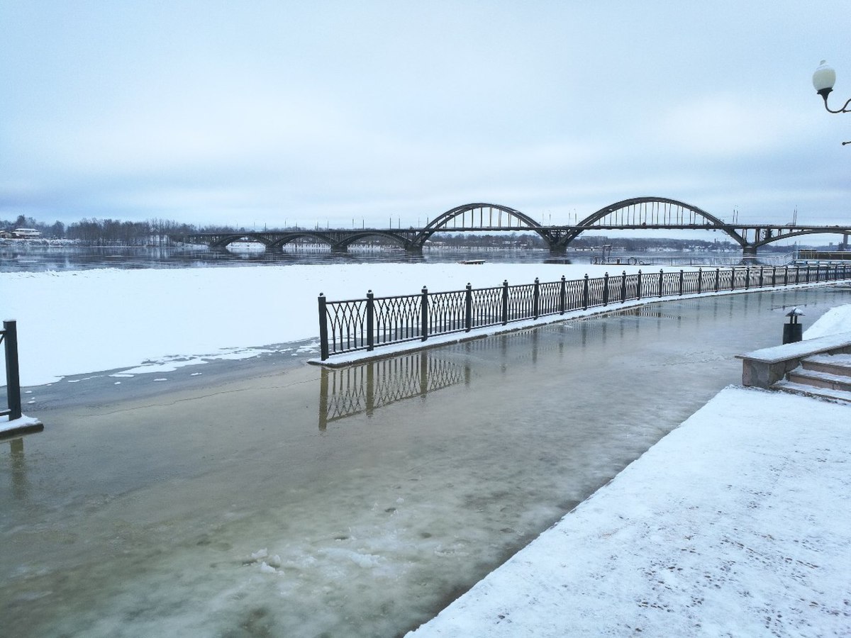 В МЧС назвали причины подтопления набережной Рыбинска