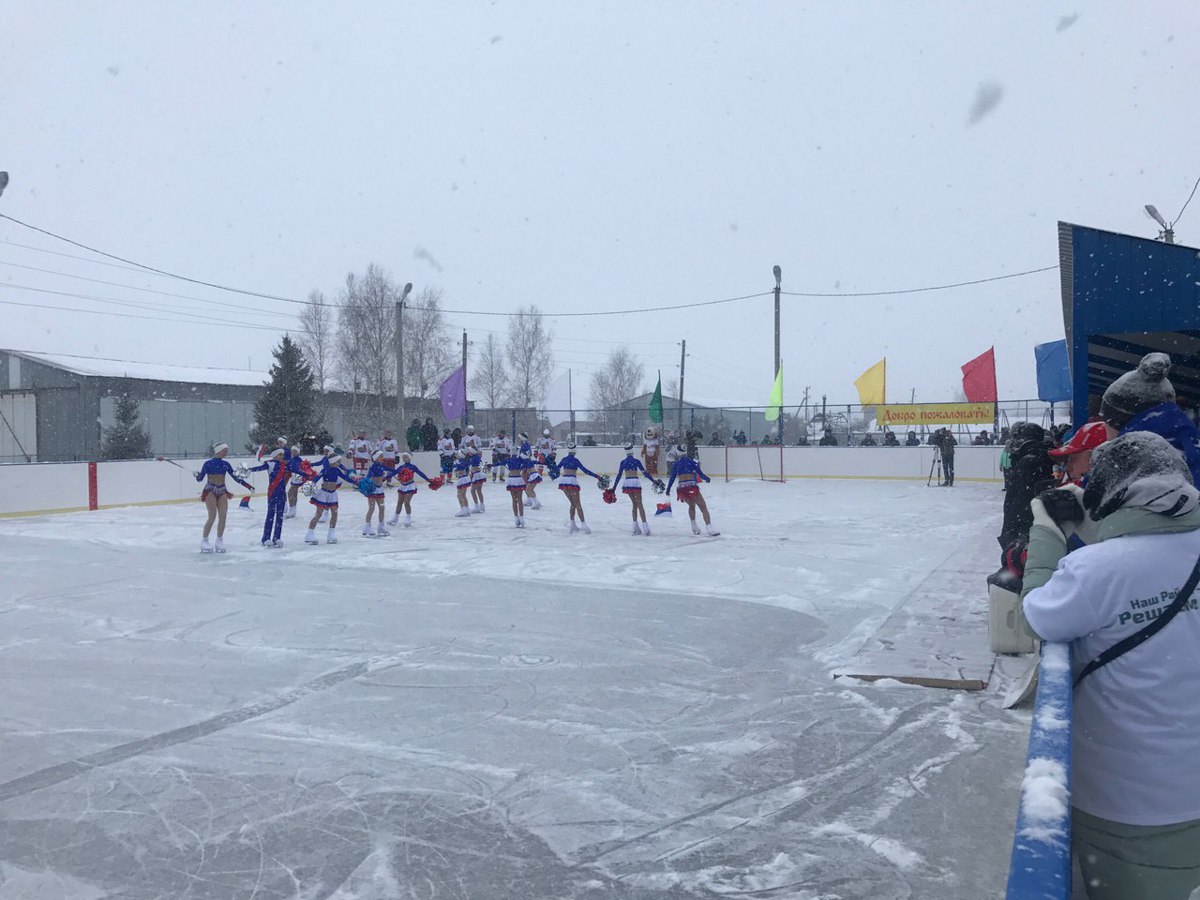 Под Ярославлем открыта новая хоккейная площадка