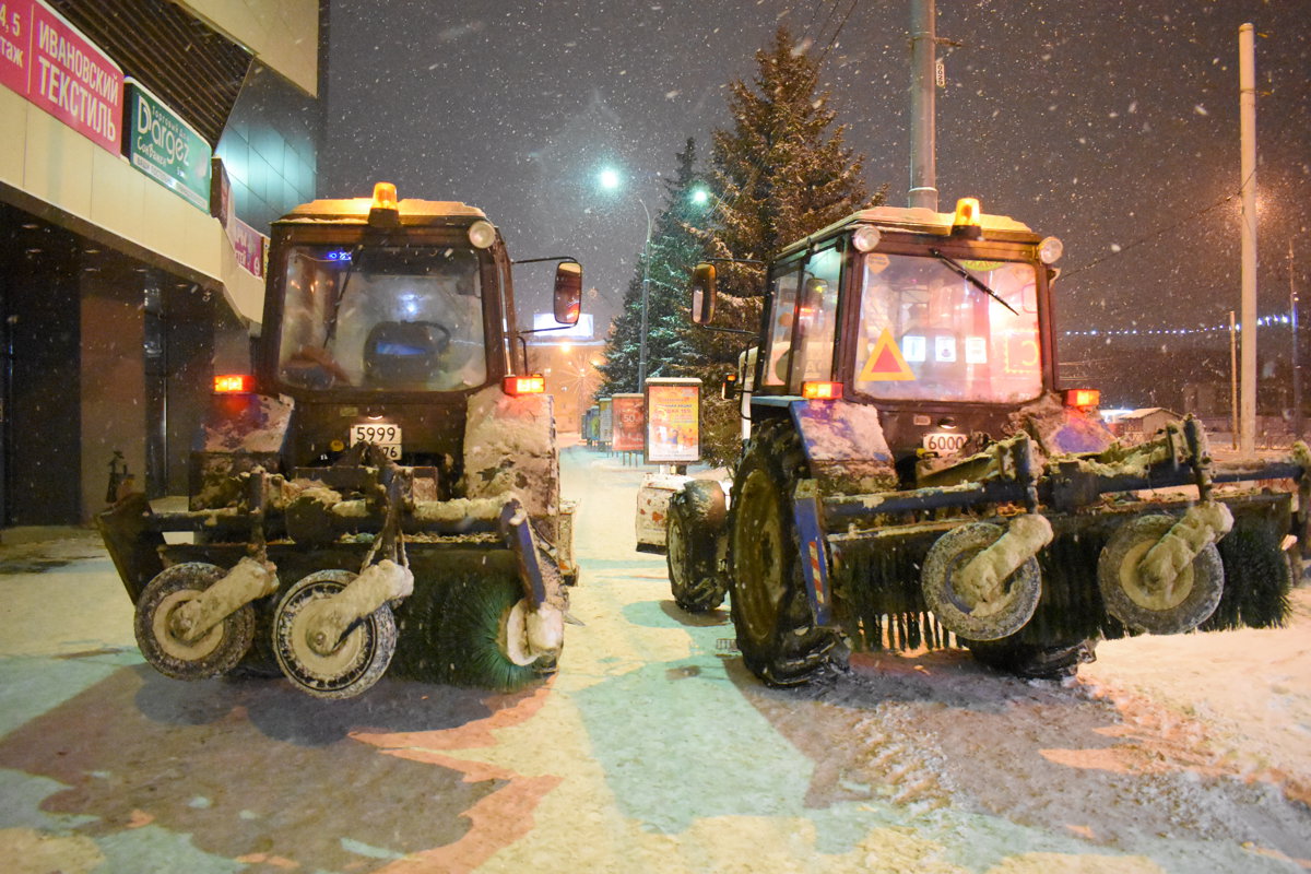 В центре Ярославля не вывезли снег после уборки улиц: ответ мэрии