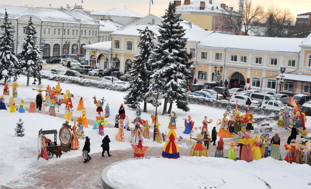 В центре Ярославля установят 200 масленичных кукол