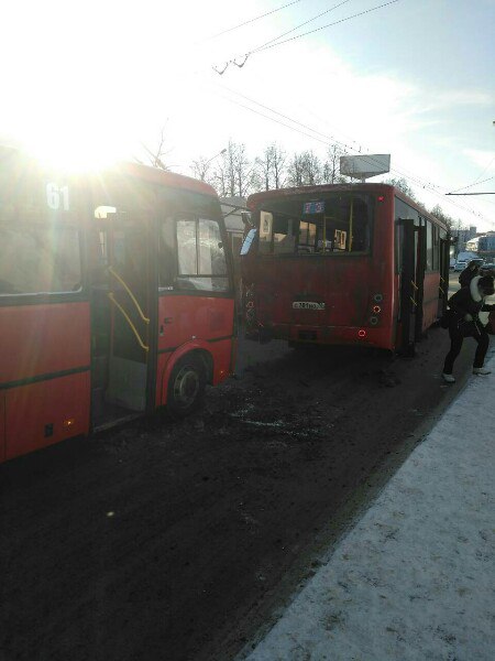В Ярославле столкнулись две маршрутки: есть пострадавшие