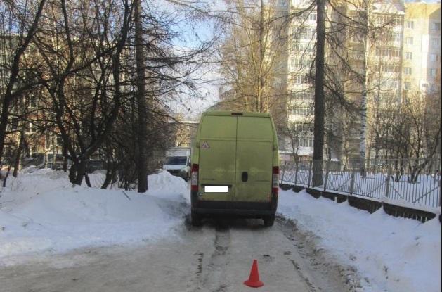 В Ярославле фургон сбил 77-летнюю женщину