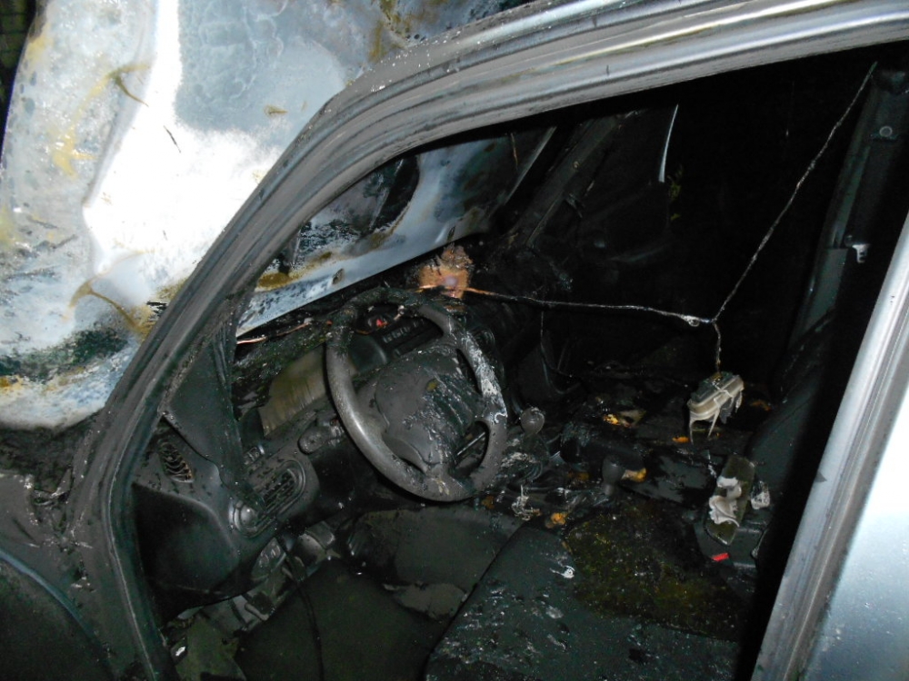 В сгоревшей машине в Ярославской области нашли труп