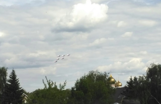 «Русские витязи» репетируют авиашоу в небе над Ярославлем