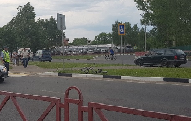 В Ярославле иномарка сбила ребенка на велосипеде