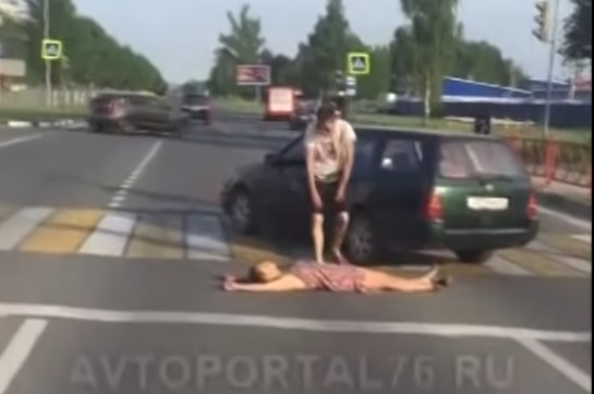 «Веселое» ДТП на проспекте Фрунзе: пьяная пассажирка прикинулась знаком аварийной остановки