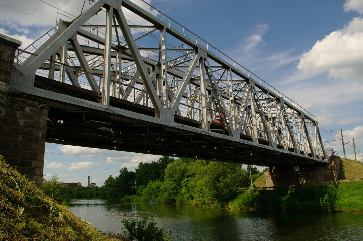 В Ярославской области подросток упал с моста: стали известны подробности инцидента