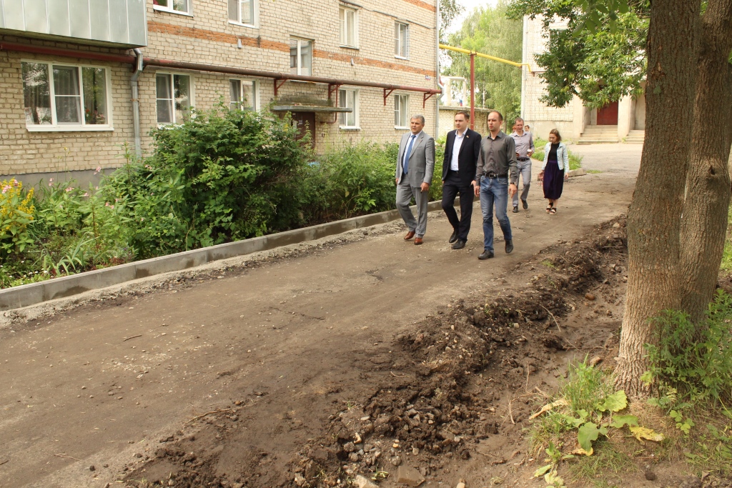 В поселке Семибратово строят новую спортивную площадку в рамках проекта «Решаем вместе!»
