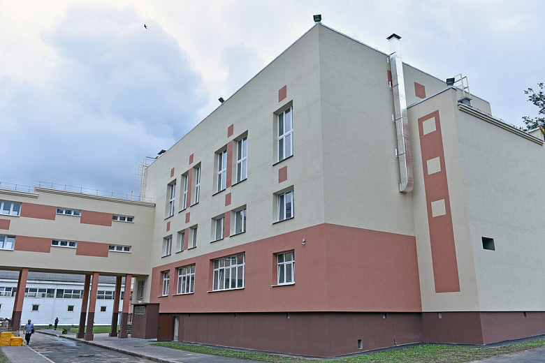 Пристройку к 43-й школе в Ярославле обещают достроить к началу учебного года