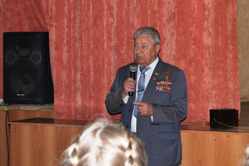 В преддверии 75-летия Курской битвы ветераны рассказывают детям о Великой Отечественной войне