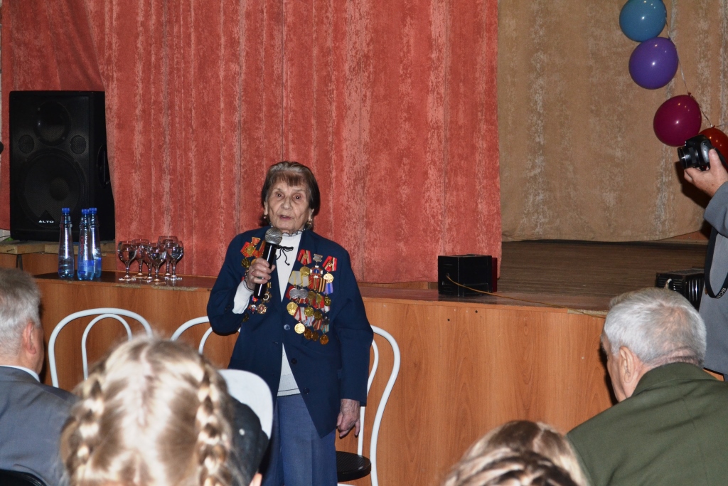 В преддверии 75-летия Курской битвы ветераны рассказывают детям о Великой Отечественной войне