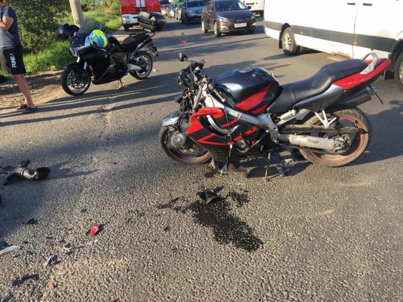В Ярославле девушка на легковушке сбила мотоциклиста