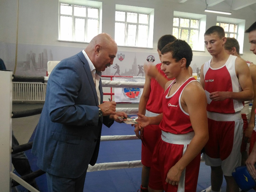 Олимпийский чемпион принял участие в открытии нового зала бокса в Рыбинске