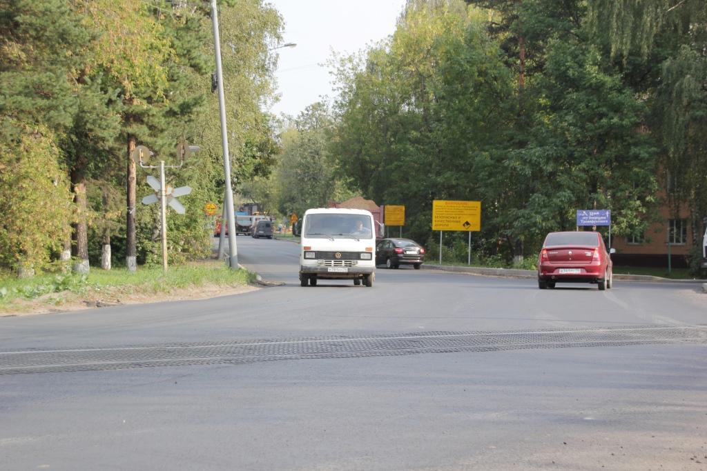 Ремонт двух дорог за Волгой в Ярославле завершат в сентябре