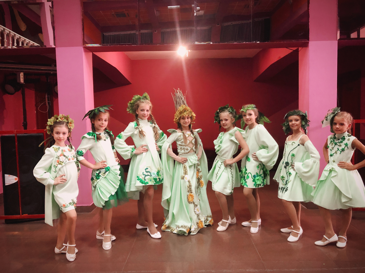 Школа благородных девиц. Выпускницы детского театра моды завоевывают награды на мировых соревнованиях