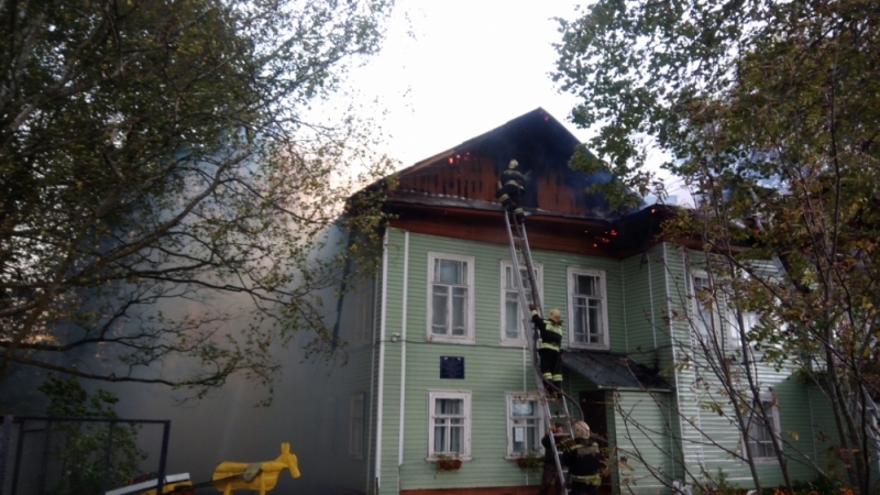В Ярославской области в школе произошел пожар: людей эвакуировали