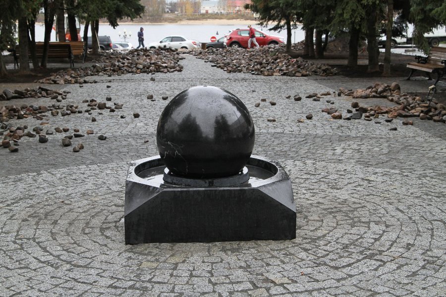 Крутящийся фонтан установили в Рыбинске