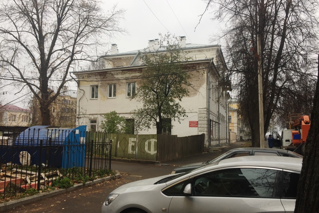 В Ярославле завершены работы по капремонту крыши на памятнике архитектуры XIX века