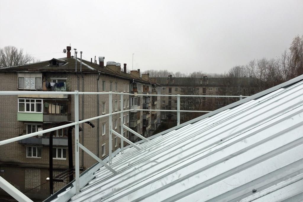 В Ярославле досрочно завершены работы по капремонту крыши дома на улице 1-й Портовой