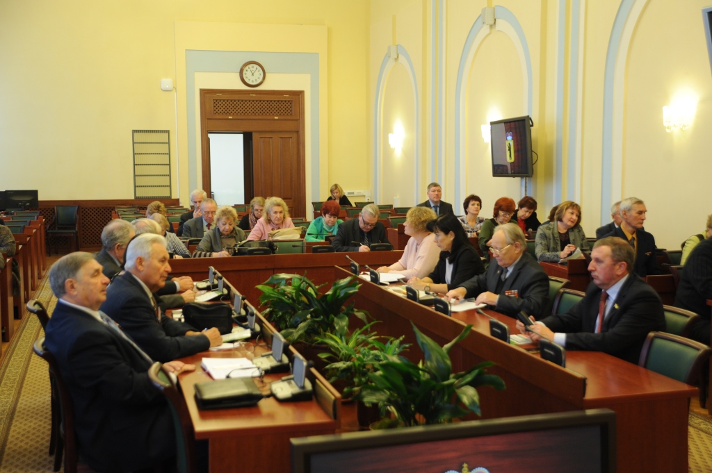 В правительстве области прошло заседание расширенного президиума ветеранских организаций