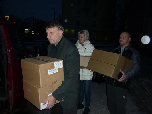 Рыбинцы отправили детям Донбасса новогодние подарки