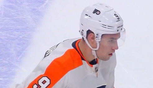 Ярославский хоккеист толкнул судью в матче чемпионата НХЛ