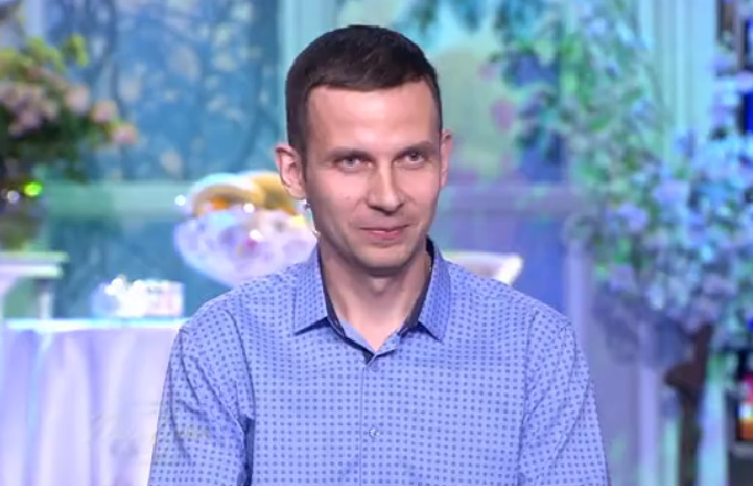 Ярославец выиграл в «Поле чудес» и подарил Якубовичу клюшку