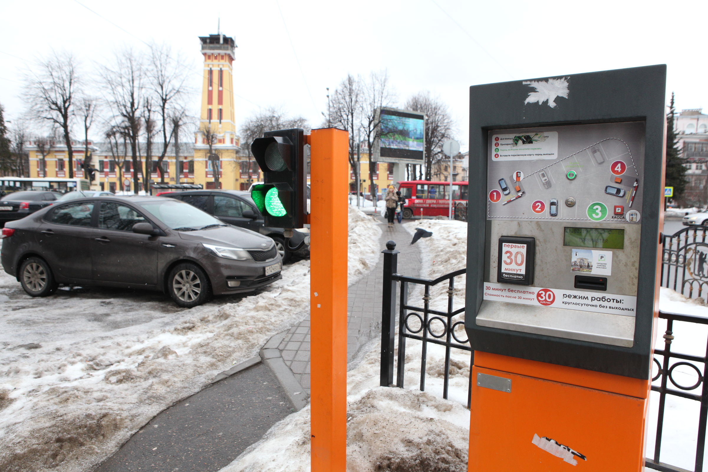 Все оттенки парковки. В центре Ярославля скоро придется платить за стоянку вдоль улиц?