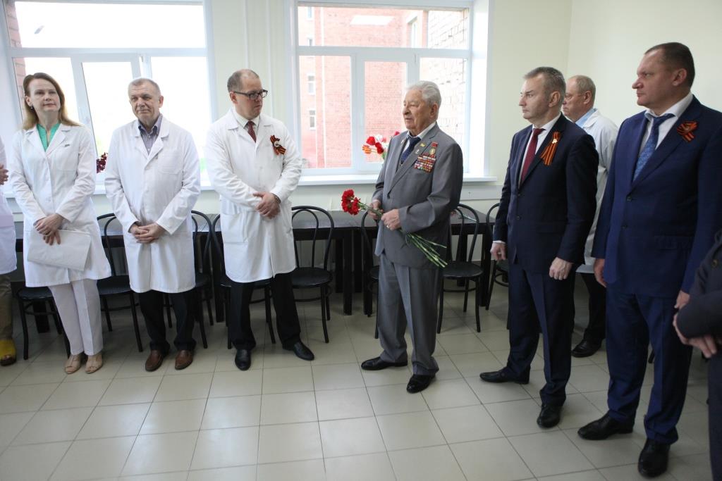 Поздравления с Днем Победы сегодня принимали участники Великой Отечественной войны в госпитале ветеранов войн