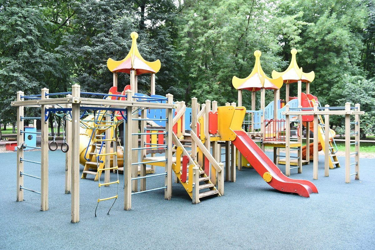 В ярославской мэрии сравнили плату за содержание детской площадки с ценой пирожка