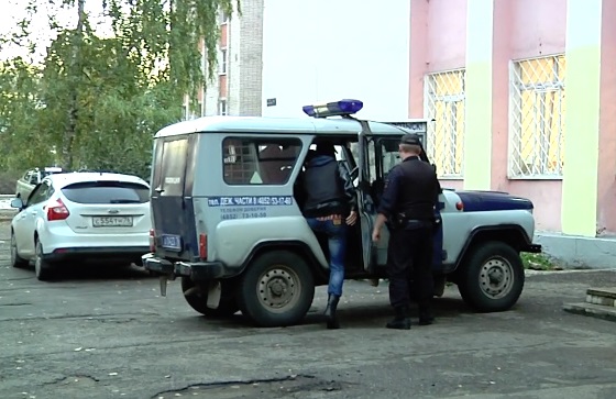В Ярославле полицейские задержали подозреваемого в поджогах мусорных контейнеров