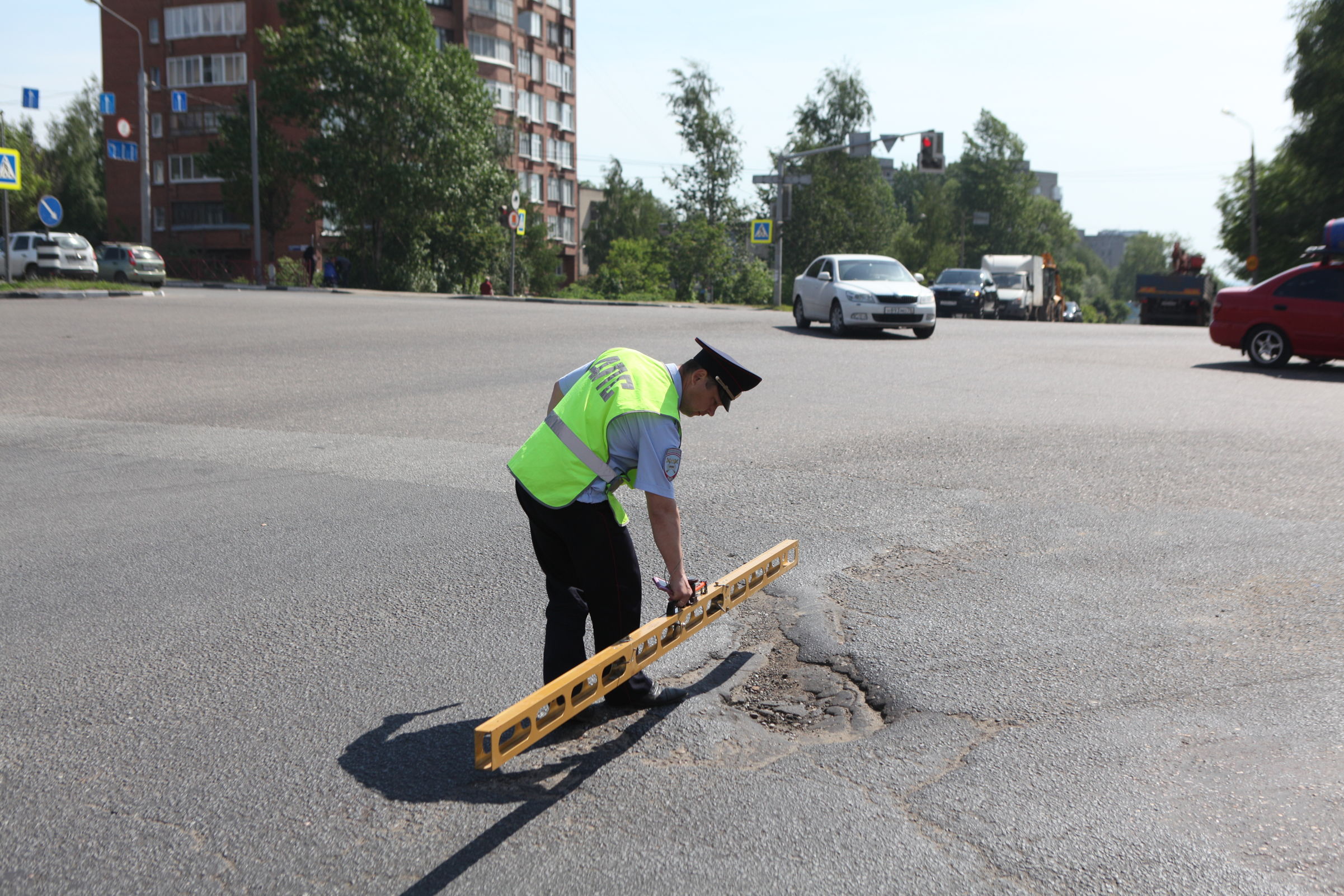 Федеральные эксперты искали самые убитые дороги в Ярославле