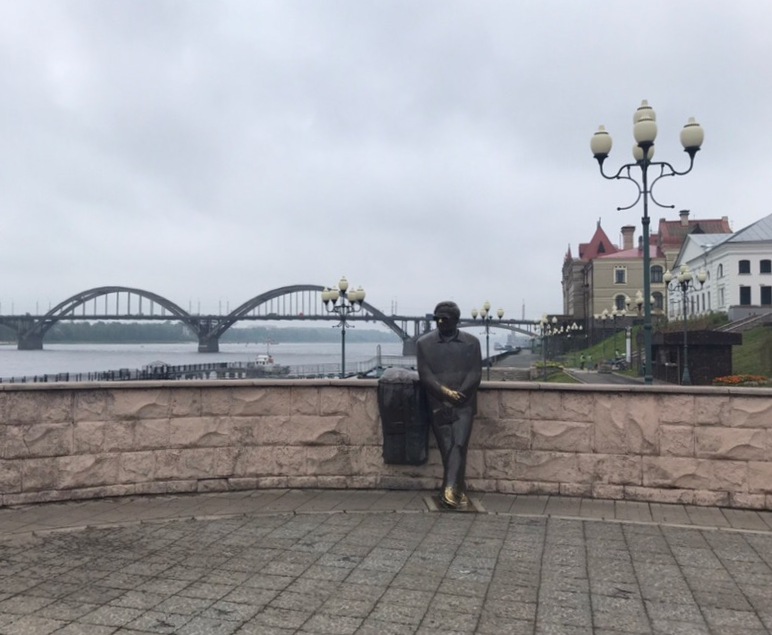 В Рыбинске смотровую площадку у памятника Льву Ошанину сделают музыкальной