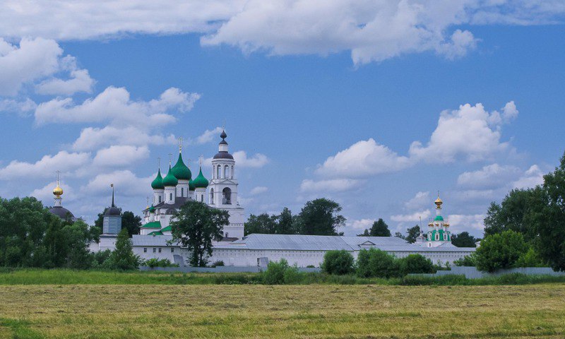 У Толгского монастыря в Ярославле ограничат движение транспорта