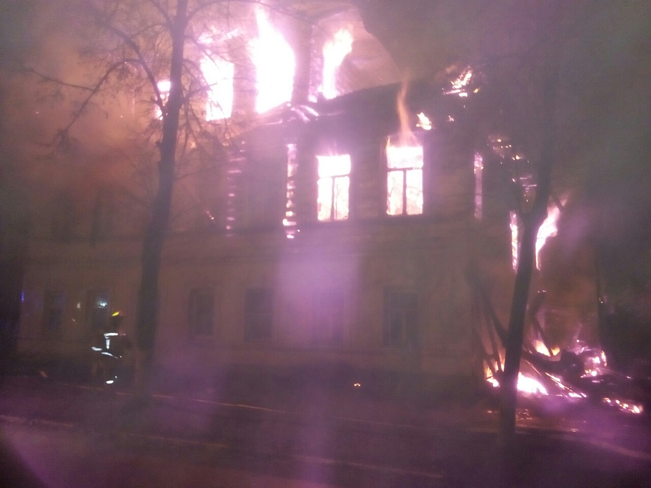 По факту гибели пяти детей в пожаре в Ярославской области возбуждено уголовное дело