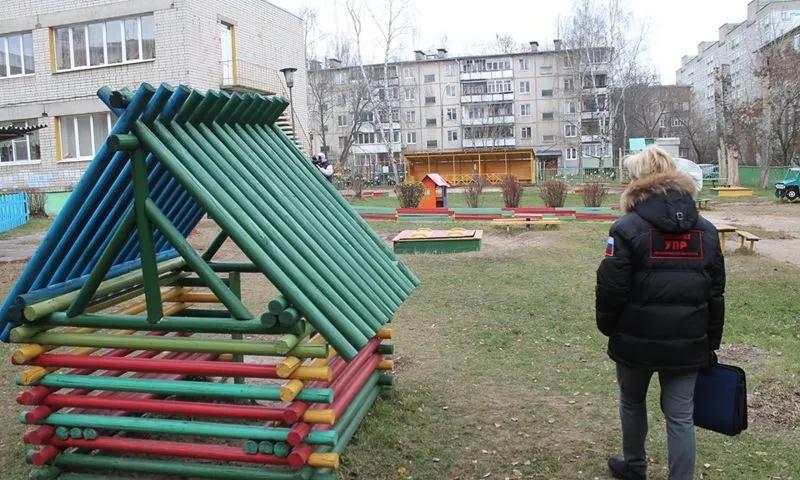 После случая с избиением в Ярославле маленькую девочку перевели в другой детский сад