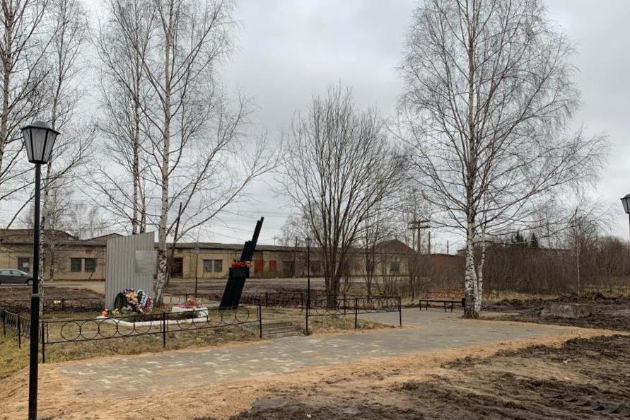 Завершены работы по благоустройству военно-мемориальных объектов в двух районах Ярославской области