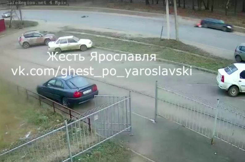 Роковая ошибка: в сети появилось видео страшной аварии в Ярославле