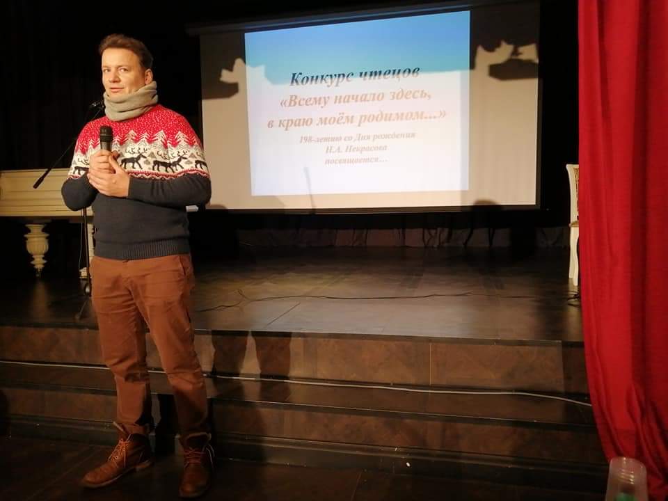 Актер Александр Олешко в Вятском открыл сезон новогодних праздников