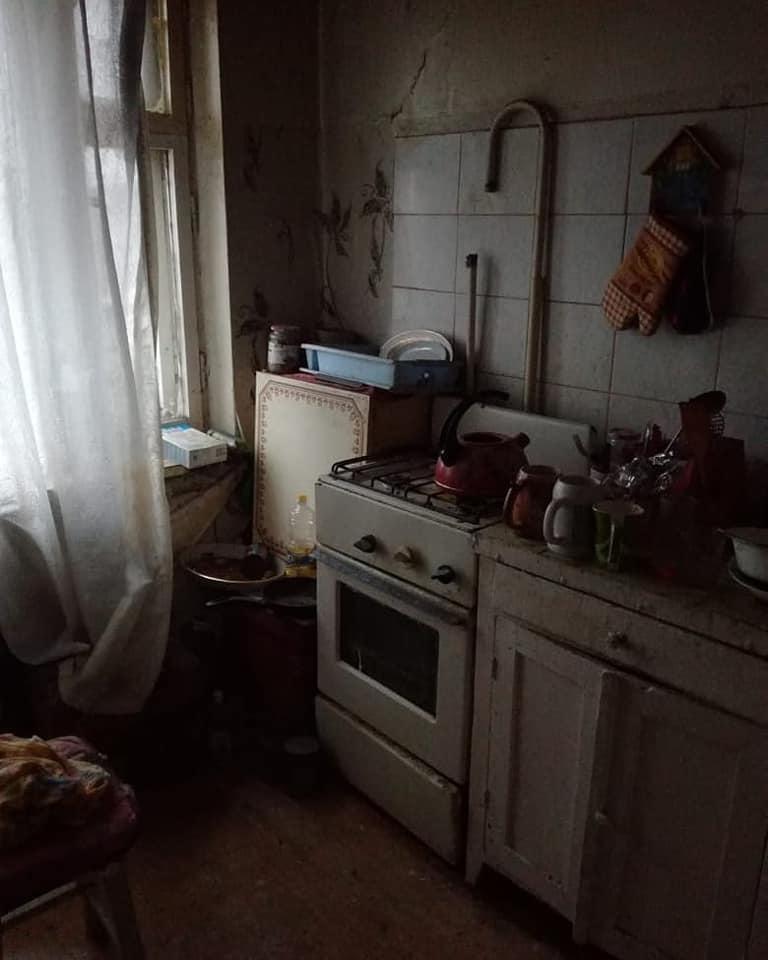 В Ярославле из квартиры могут выселить жильцов, превративших свой дом в помойку