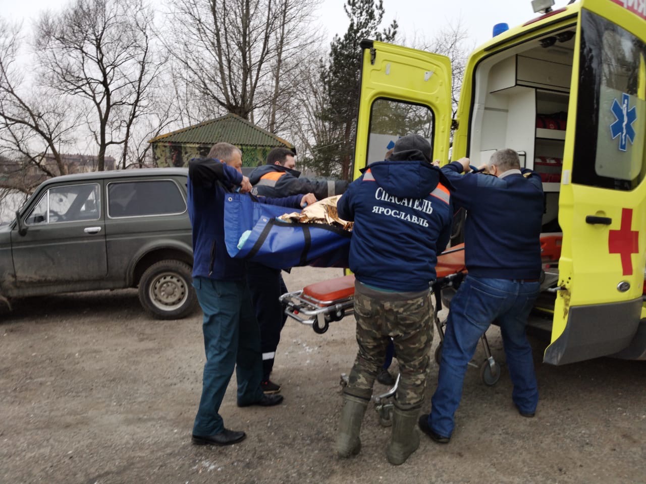 В Ярославле мужчина ослушался спасателей и едва не утонул: видео