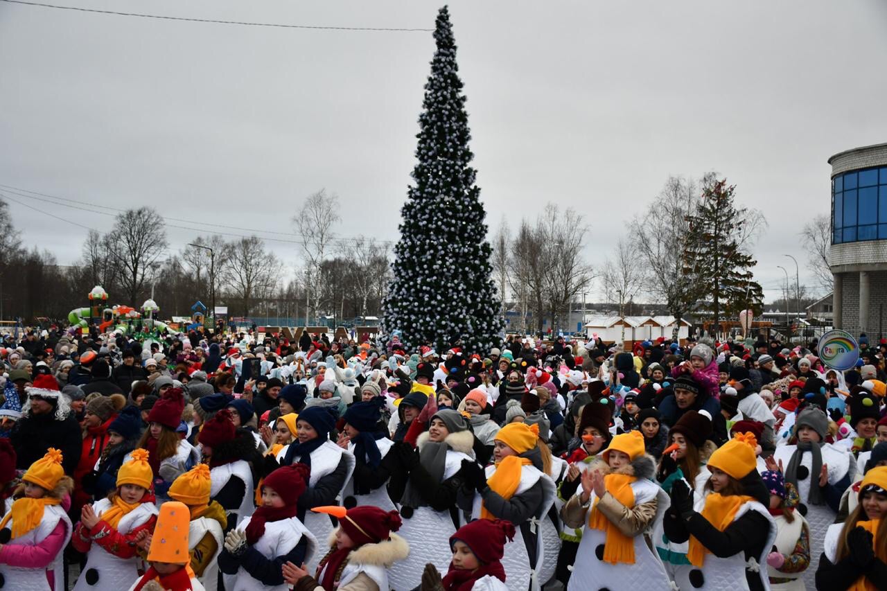На ежегодное «Шествие снеговиков» в Тутаеве пришло более двух тысяч человек