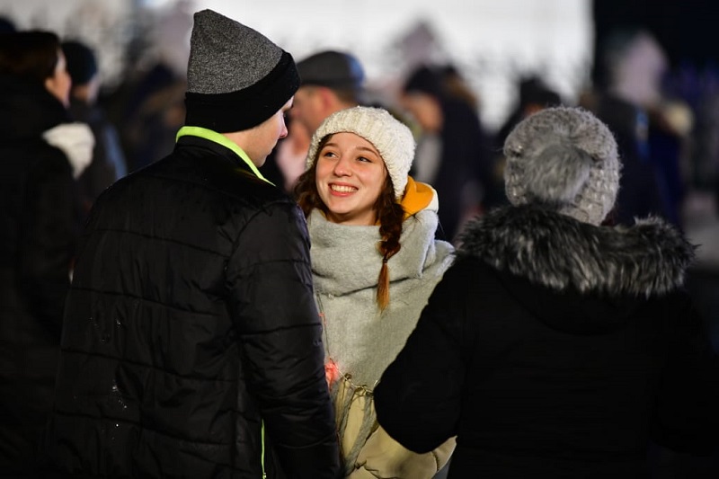 Тысячи людей встретили Новый год на Советской площади Ярославля: фоторепортаж