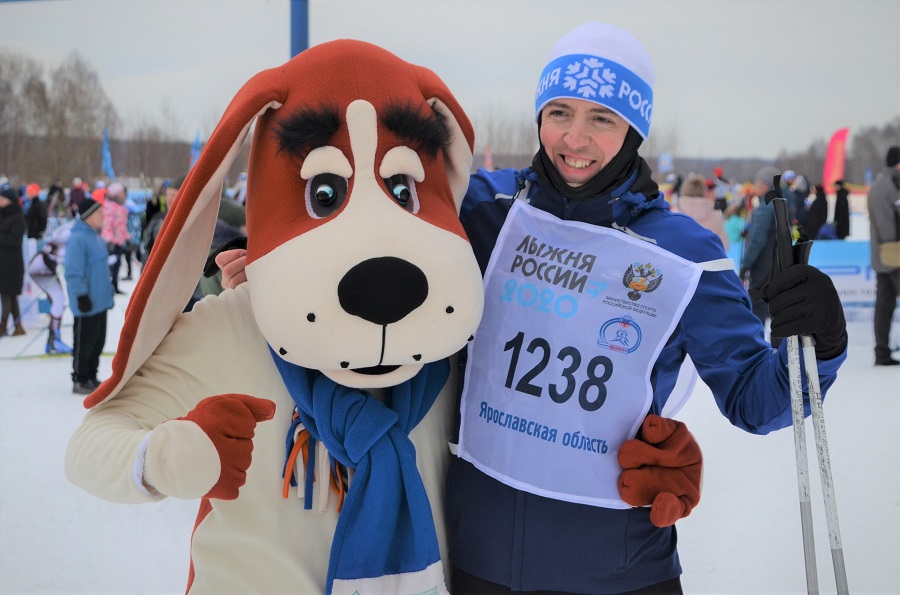 Более 1500 лыжников приняли участие в массовой гонке «Лыжня России» под Ярославлем: фото
