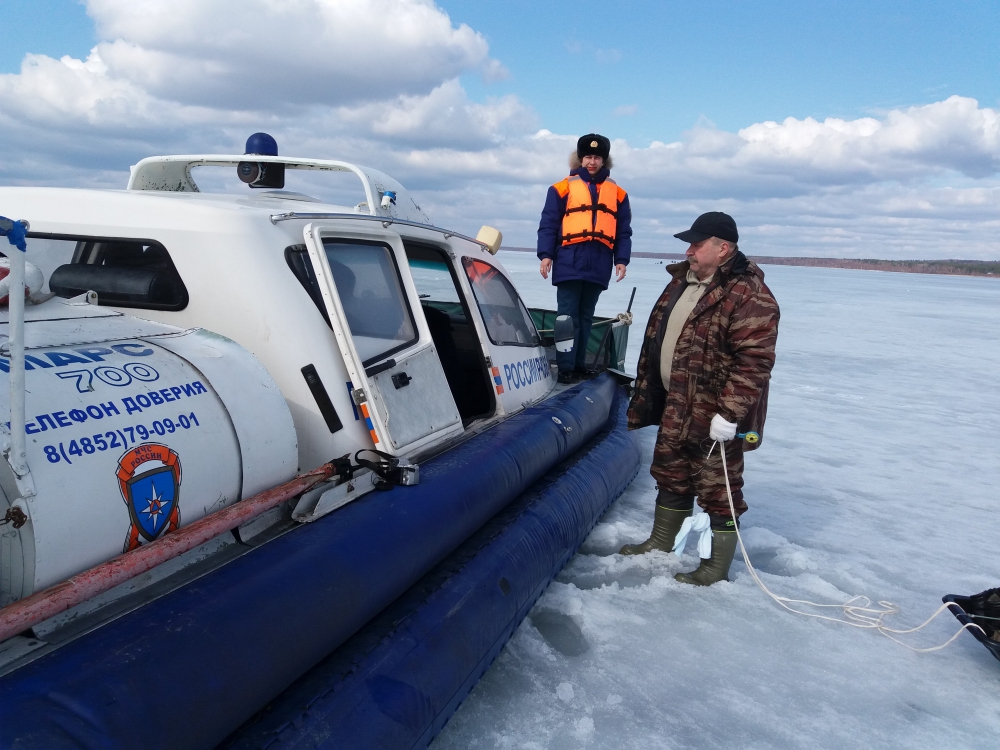 В Ярославской области на озере со льдины спасли десятерых рыбаков