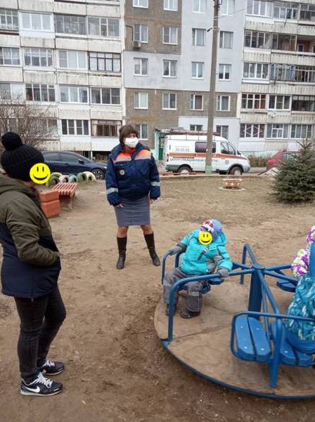 В Ярославле спасатели следят за соблюдением самоизоляции