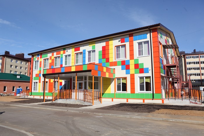 Под Ярославлем завершают строительство первого модульного детского сада