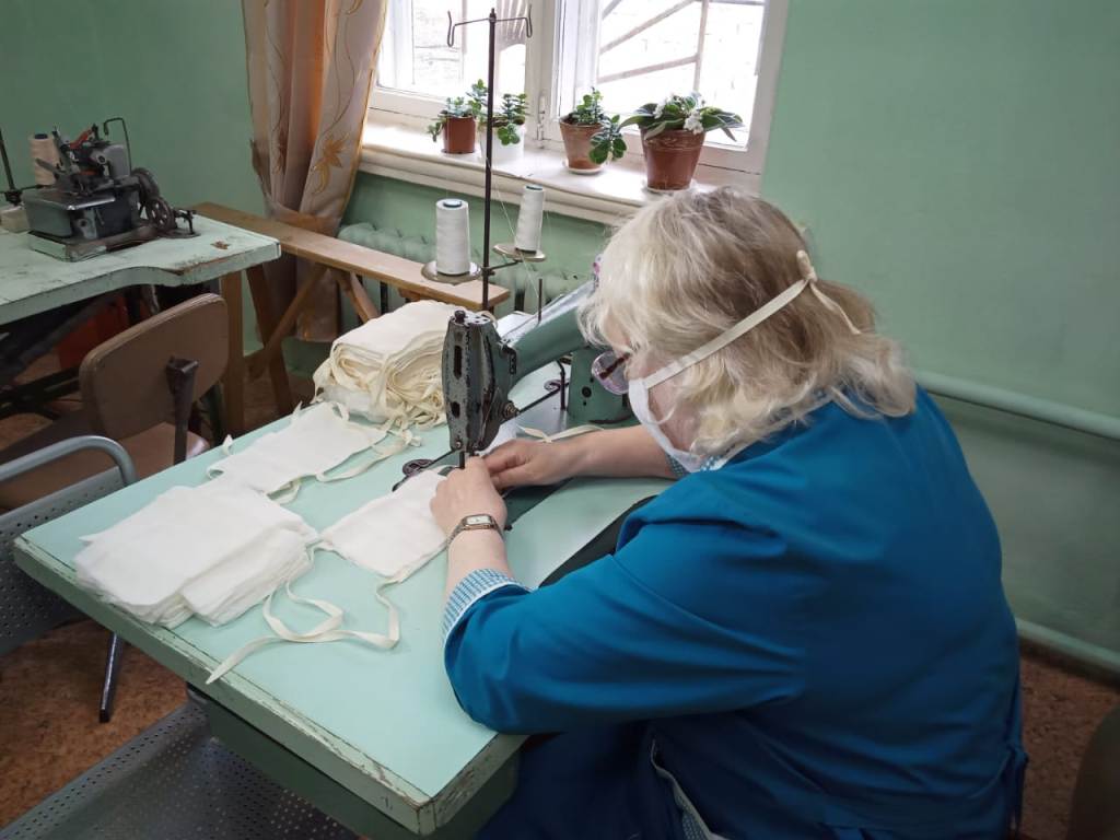 Швейный цех ярославской областной психиатрической больницы перепрофилировали на пошив ватно-марлевых повязок